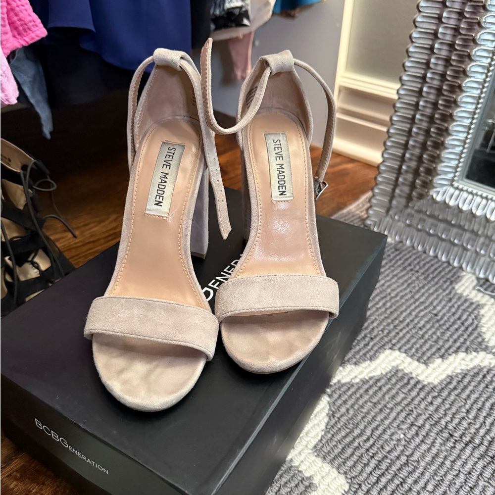 Steve Madden sandal wide heel